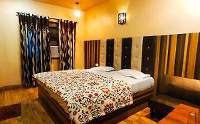 Revoli Inn Hotel Just 5 Min From Golden Temple